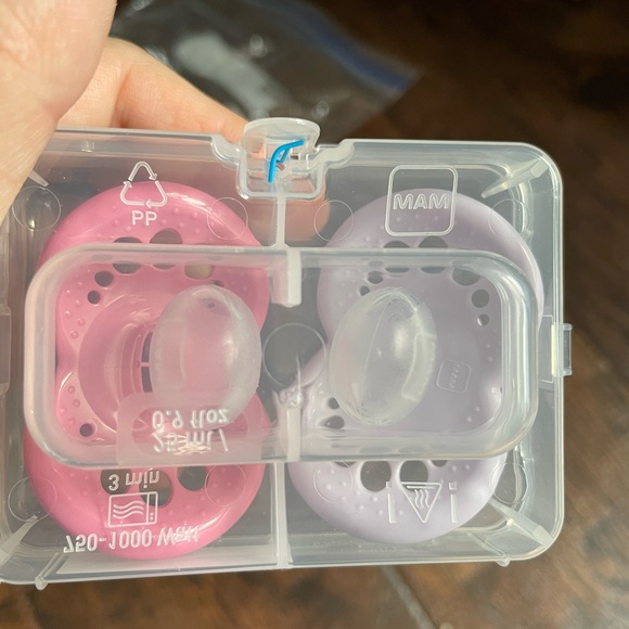 Baby girl pacifier binkie bundle lot 23 pieces - Picture 7 of 16